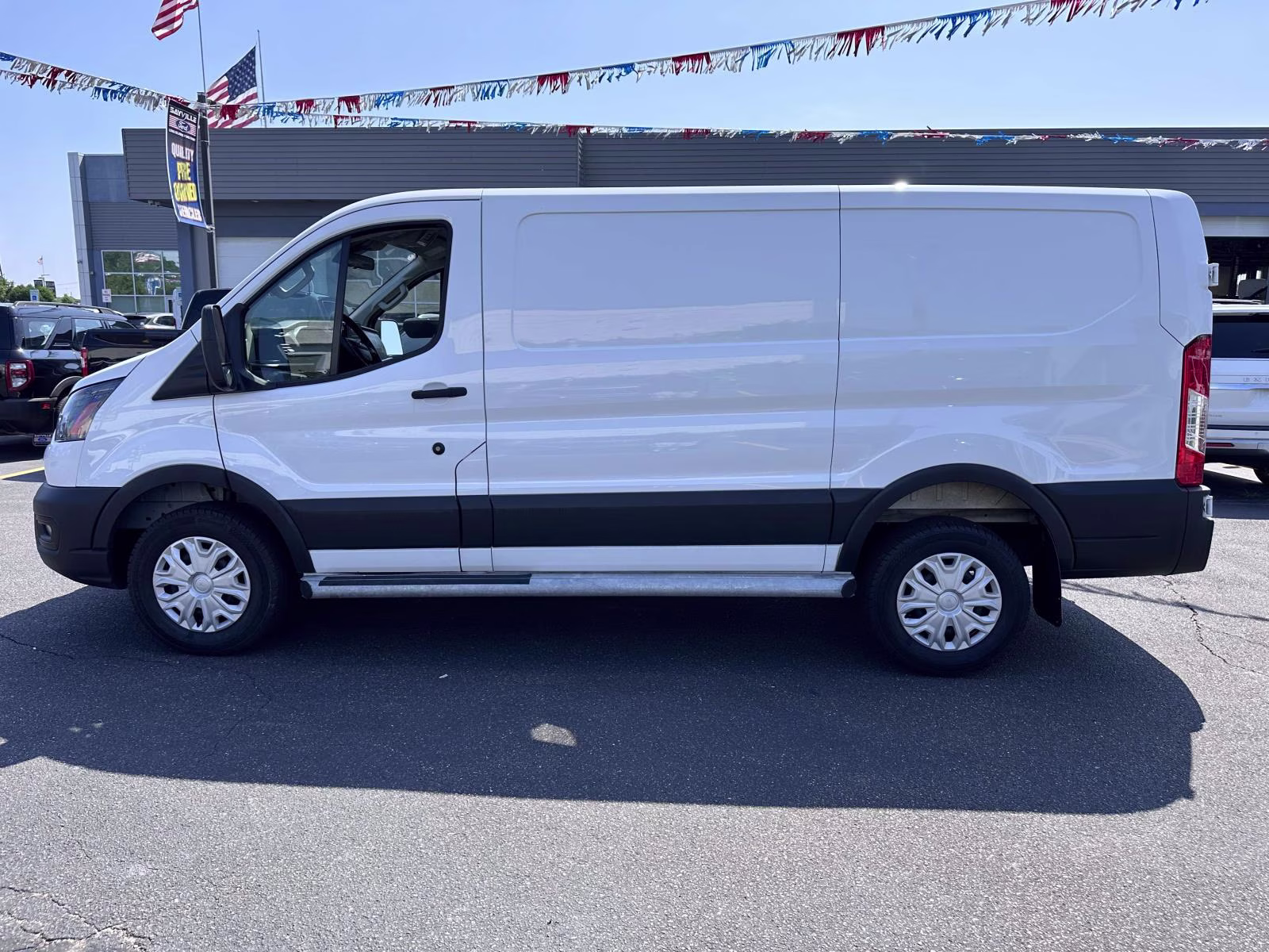 2024 Oxford White Ford Transit Cargo Van T-250 130 Low Rf 9070 GVWR RWD RWD Van