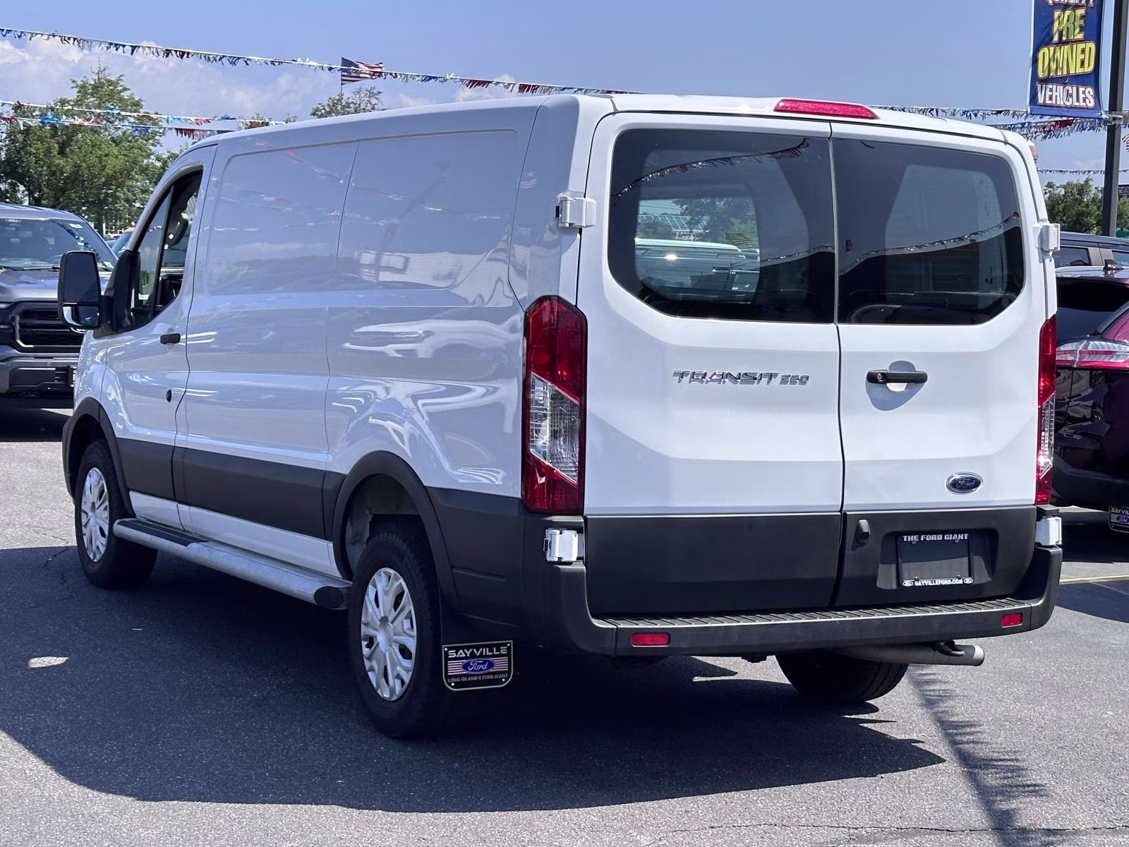 2024 Oxford White Ford Transit Cargo Van T-250 130 Low Rf 9070 GVWR RWD RWD Van