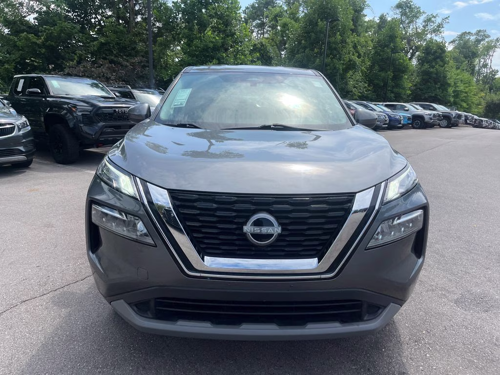 2023 Gun Metallic Nissan Rogue SV AWD SUV