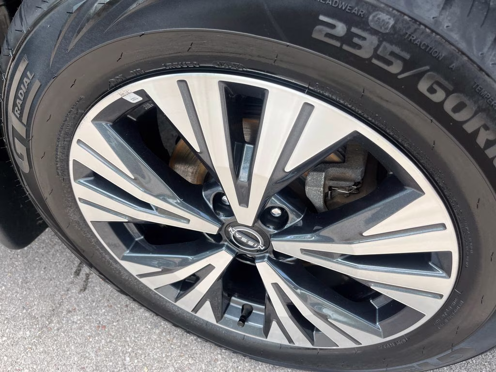 2023 Gun Metallic Nissan Rogue SV AWD SUV