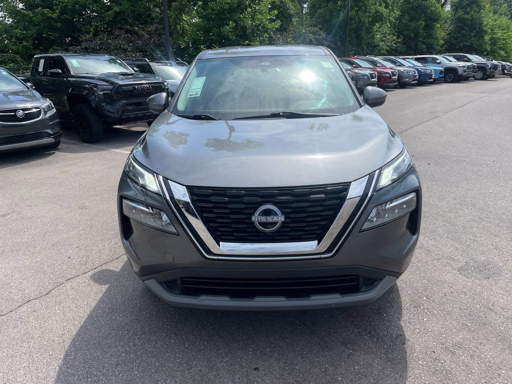 2023 Gun Metallic Nissan Rogue SV AWD SUV