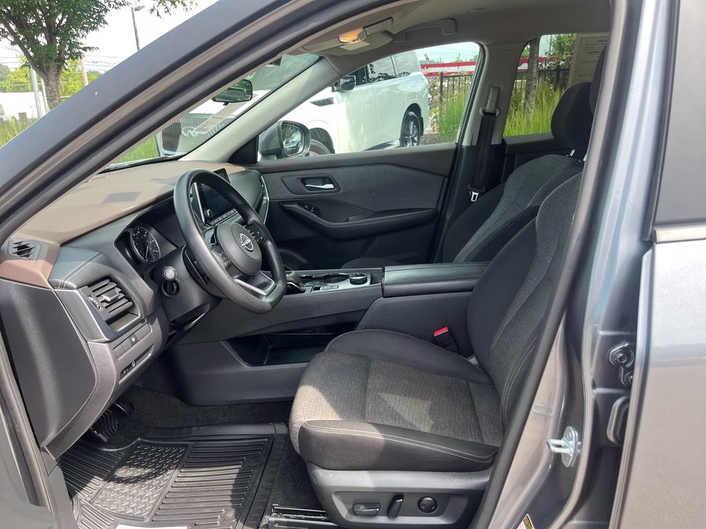 2023 Gun Metallic Nissan Rogue SV AWD SUV