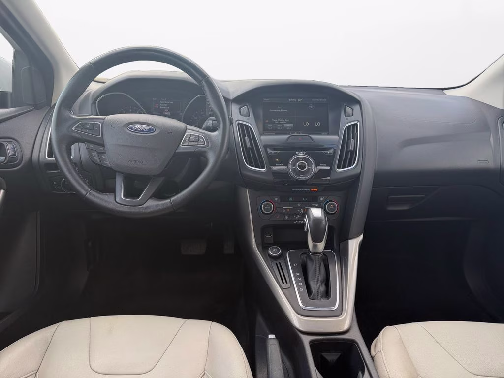 2015 White Platinum Clearcoat Metallic Ford Focus Titanium FWD Hatchback