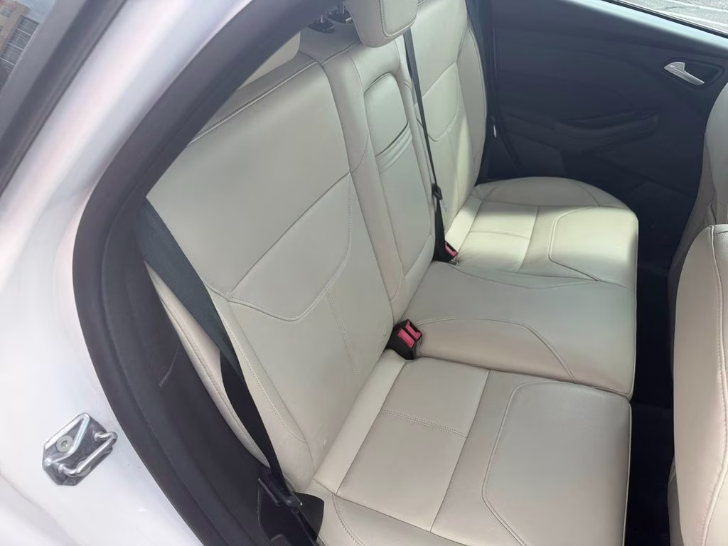 2015 White Platinum Clearcoat Metallic Ford Focus Titanium FWD Hatchback