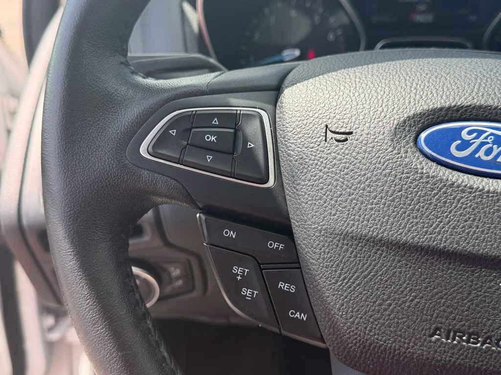 2015 White Platinum Clearcoat Metallic Ford Focus Titanium FWD Hatchback