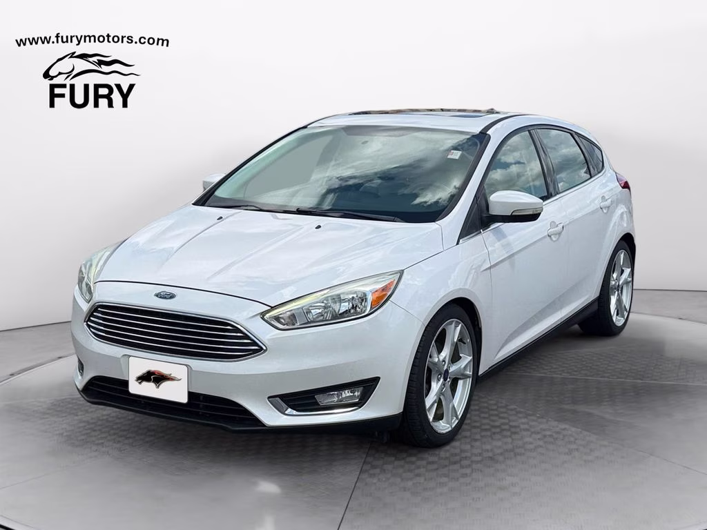 2015 White Platinum Clearcoat Metallic Ford Focus Titanium FWD Hatchback