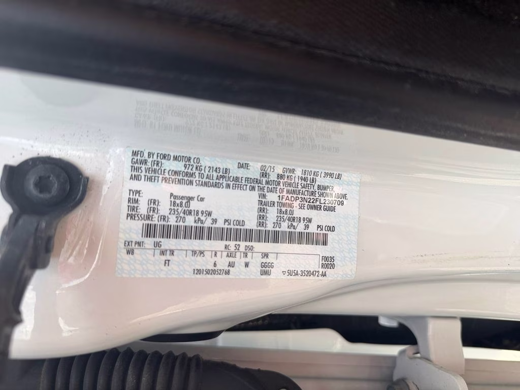 2015 White Platinum Clearcoat Metallic Ford Focus Titanium FWD Hatchback