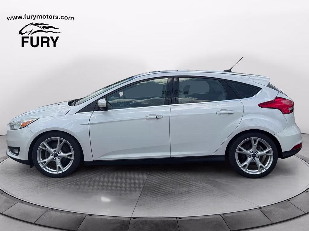 2015 White Platinum Clearcoat Metallic Ford Focus Titanium FWD Hatchback