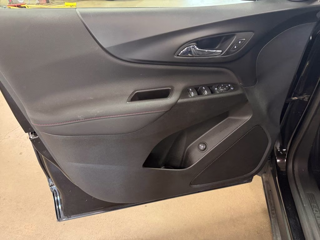 2022 Mosaic Black Metallic Chevrolet Equinox RS AWD SUV