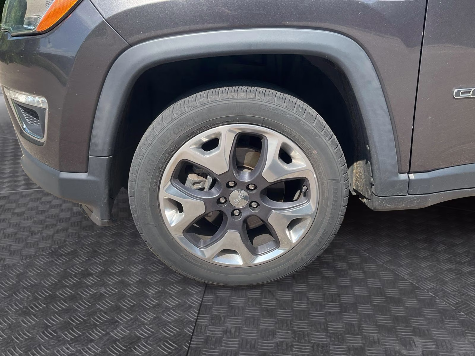2020 Granite Crystal Metallic Clearcoat Jeep Compass Limited 4X4 SUV