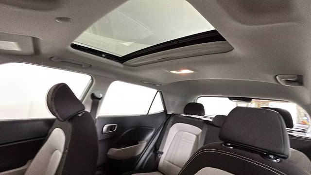 2023 Shimmering Silver Hyundai Venue SEL FWD SUV