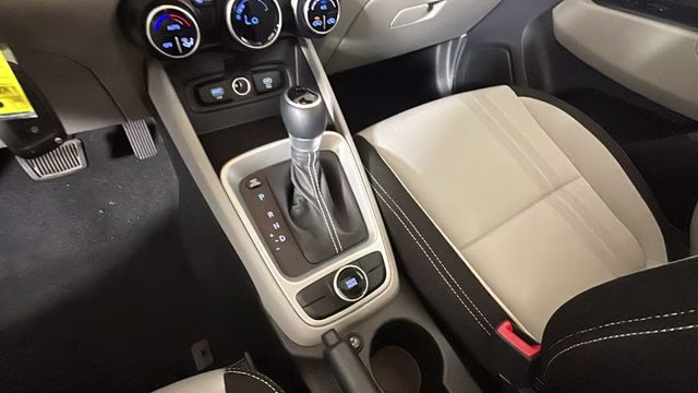 2023 Shimmering Silver Hyundai Venue SEL FWD SUV