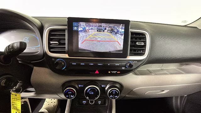 2023 Shimmering Silver Hyundai Venue SEL FWD SUV