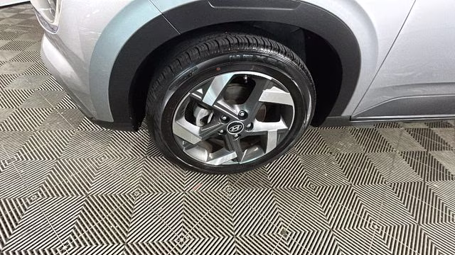 2023 Shimmering Silver Hyundai Venue SEL FWD SUV