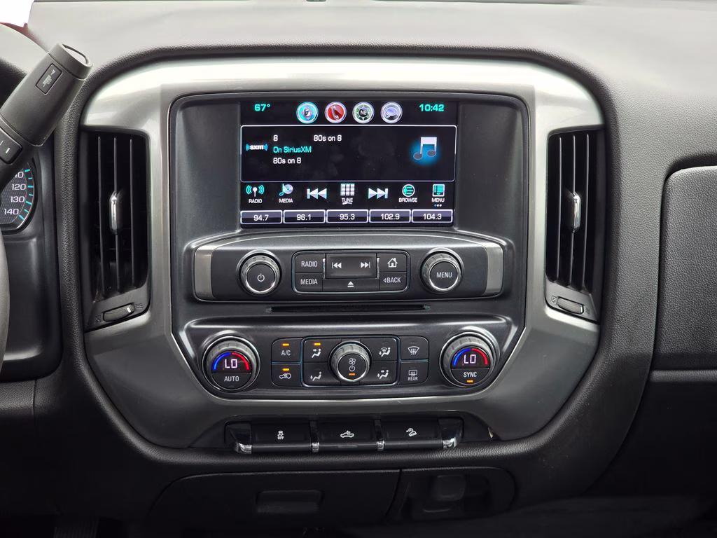 2017 Silver Ice Metallic Chevrolet Silverado 1500 LT 4X4 Truck