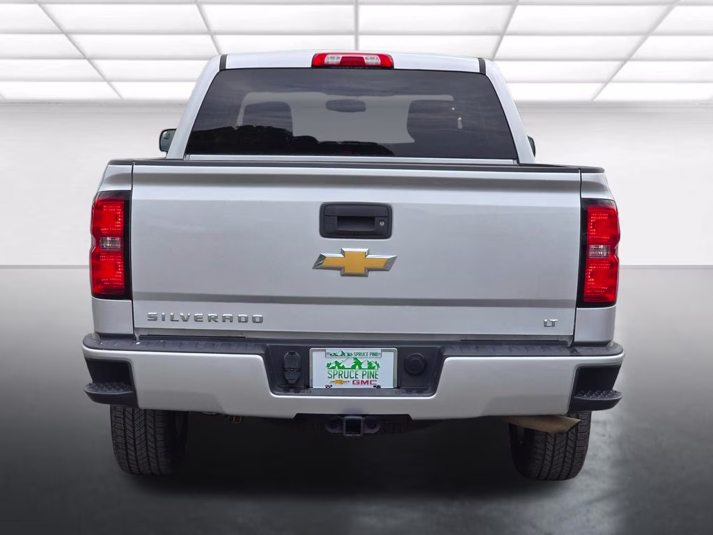 2017 Silver Ice Metallic Chevrolet Silverado 1500 LT 4X4 Truck