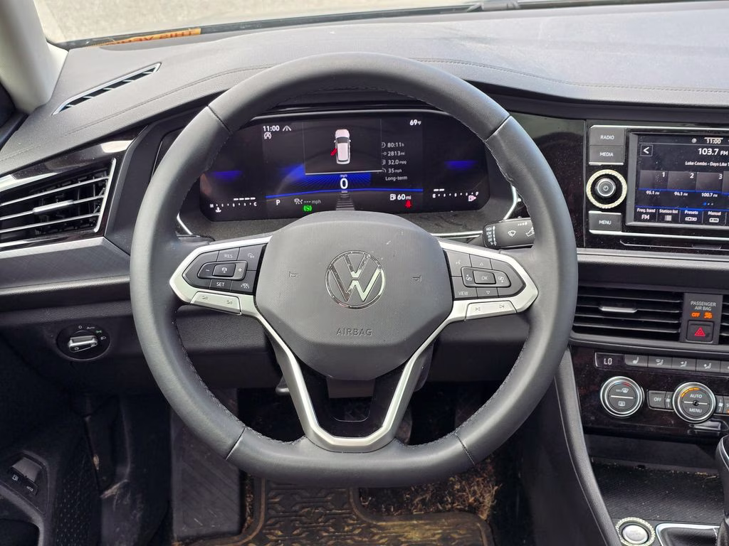 2024 Pyrite Silver Metallic Volkswagen Jetta 1.5T SE FWD Sedan
