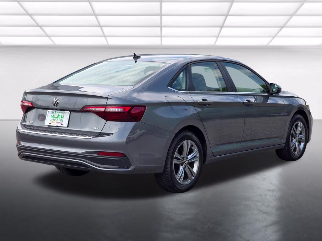 2024 Pyrite Silver Metallic Volkswagen Jetta 1.5T SE FWD Sedan