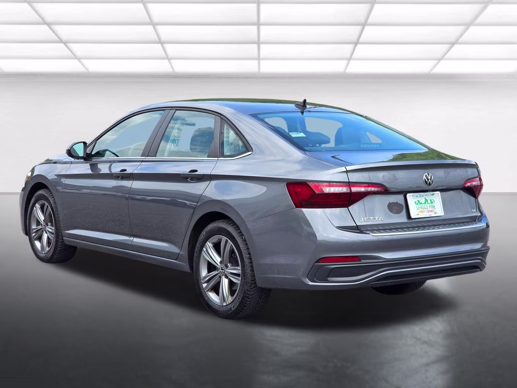 2024 Pyrite Silver Metallic Volkswagen Jetta 1.5T SE FWD Sedan
