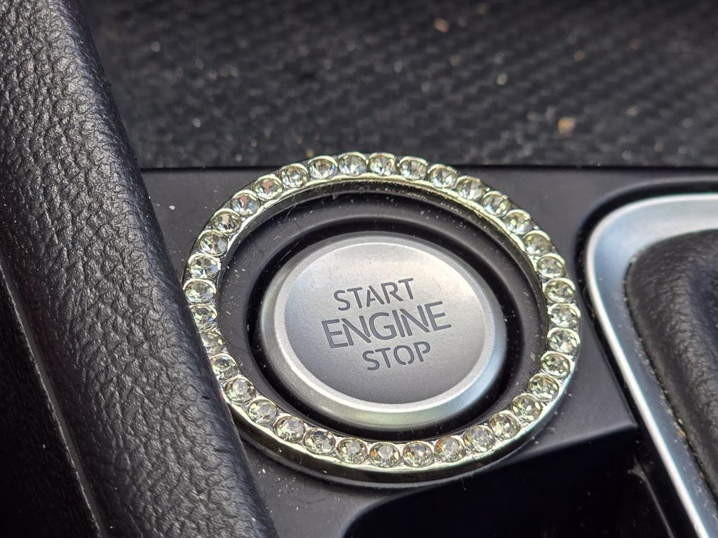 2024 Pyrite Silver Metallic Volkswagen Jetta 1.5T SE FWD Sedan