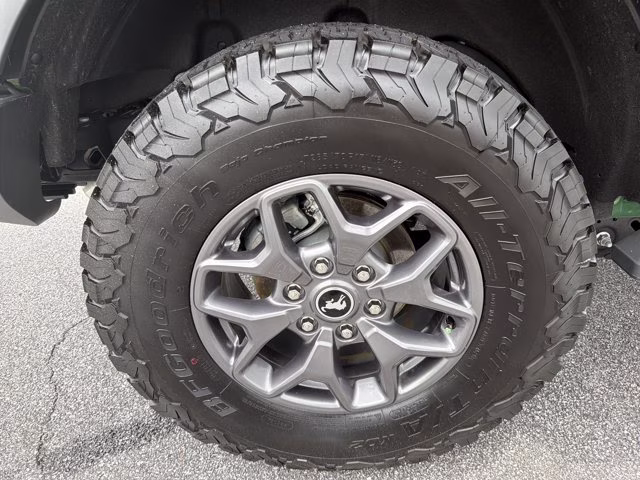 2025 Eruption Green Metallic Ford Bronco Badlands 4X4 Convertible