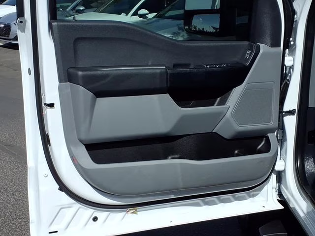 2024 Oxford White Ford Super Duty F-350 SRW XL 4X4 Truck
