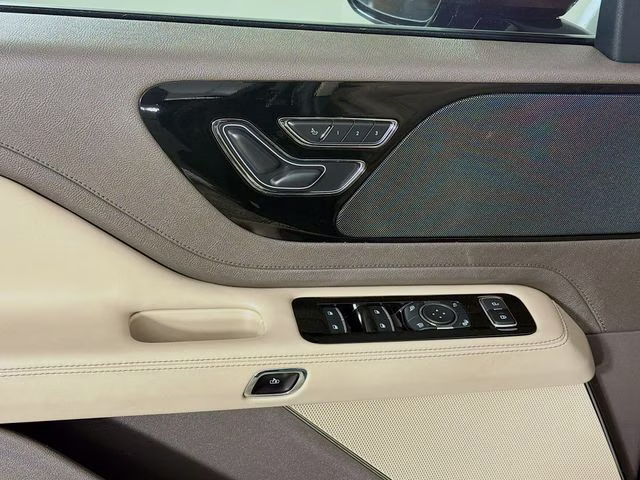 2023 Black Metallic Lincoln Aviator Standard RWD SUV