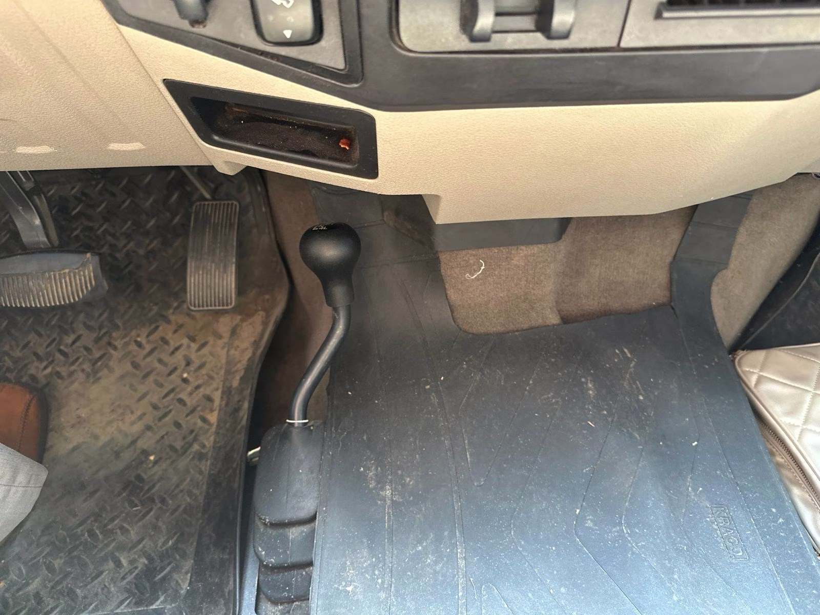 2010 Black Ford Super Duty F-250 SRW XL 4X4 Truck
