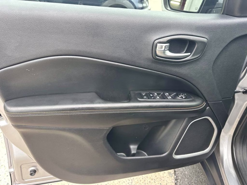 2019 Billet Silver Metallic Clearcoat Jeep Compass Latitude FWD SUV