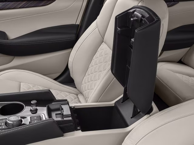 2016 Gun Metallic Nissan Maxima Platinum FWD Sedan