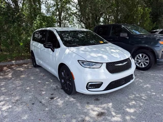 2025 Bright White Clearcoat Chrysler Pacifica Select FWD Van