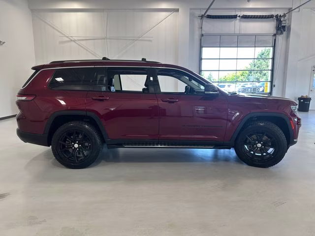 2022 Velvet Red Pearlcoat Jeep Grand Cherokee L Limited 4X4 SUV