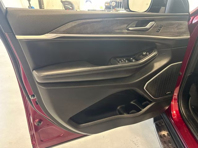 2022 Velvet Red Pearlcoat Jeep Grand Cherokee L Limited 4X4 SUV