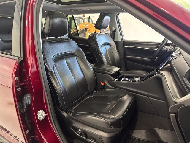 2022 Velvet Red Pearlcoat Jeep Grand Cherokee L Limited 4X4 SUV