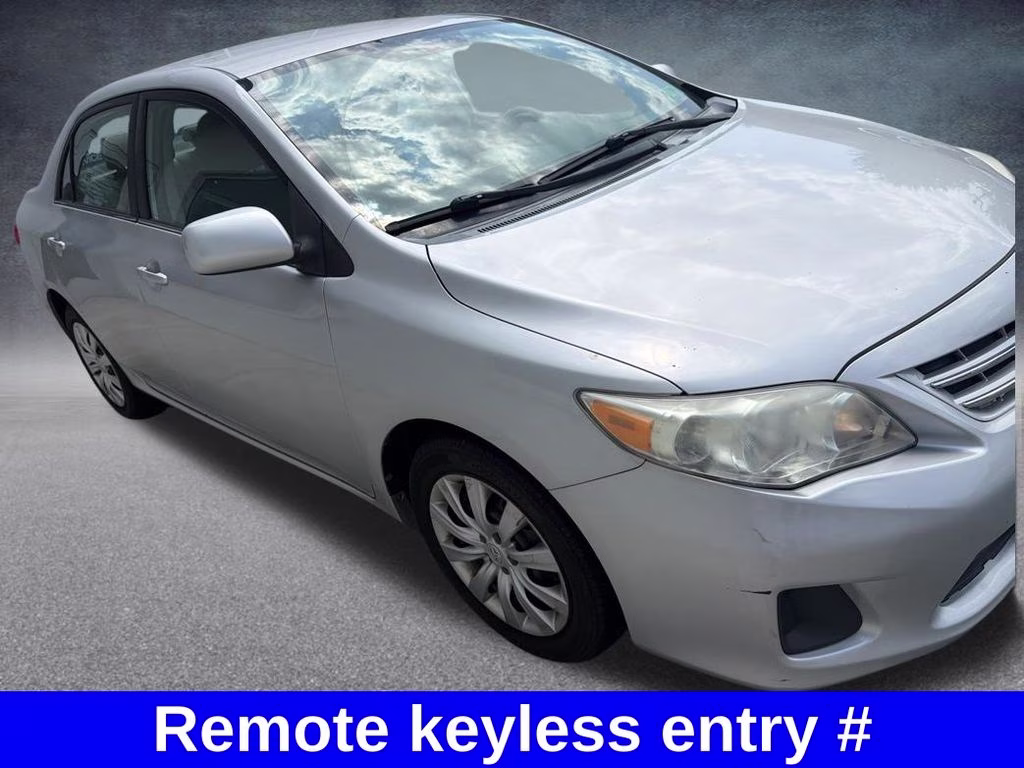 2013 Silver Toyota Corolla LE FWD Sedan