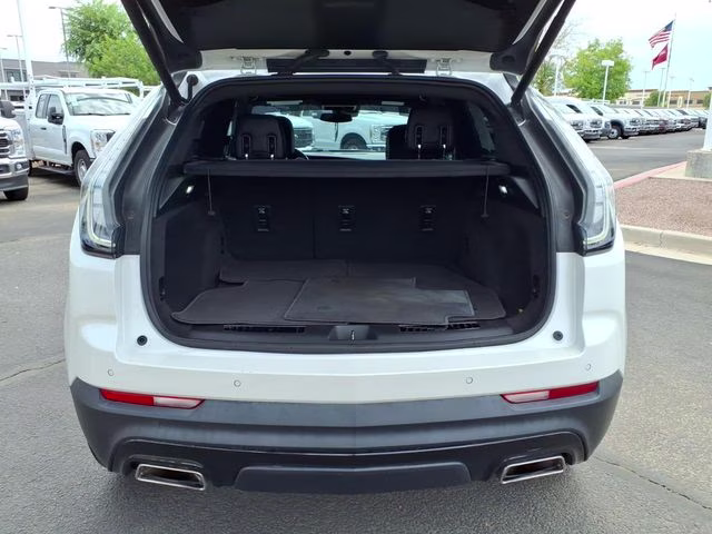 2022 Crystal White Tricoat Cadillac XT4 Sport FWD SUV