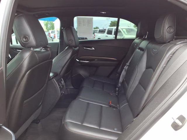 2022 Crystal White Tricoat Cadillac XT4 Sport FWD SUV