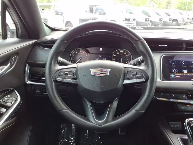 2022 Crystal White Tricoat Cadillac XT4 Sport FWD SUV