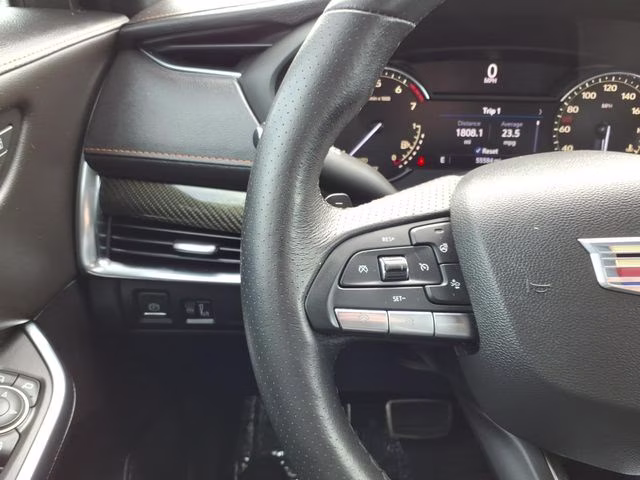 2022 Crystal White Tricoat Cadillac XT4 Sport FWD SUV
