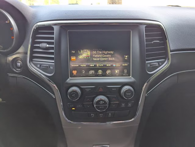2015 Bright White Clearcoat Jeep Grand Cherokee Limited 4X4 SUV