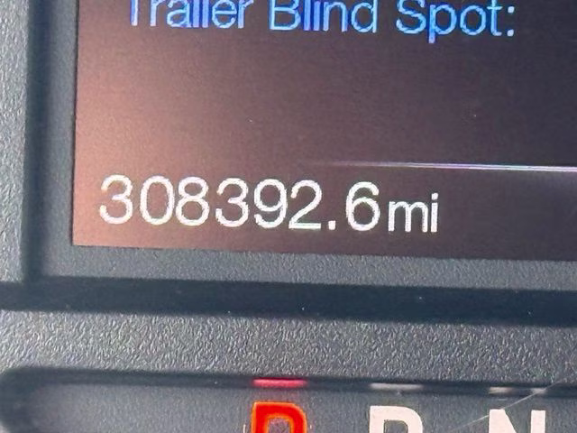 2017 Silver Ford Super Duty F-350 SRW XLT 4X4 Truck