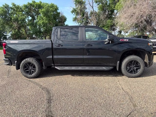 2019 Black Chevrolet Silverado 1500 LT Trail Boss 4X4 Truck