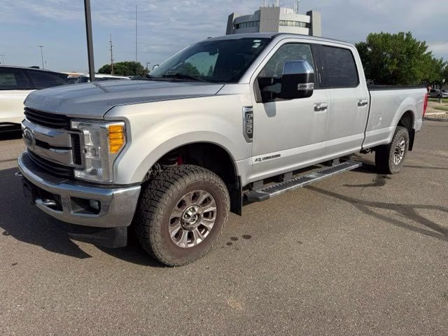 2017 Silver Ford Super Duty F-350 SRW XLT 4X4 Truck