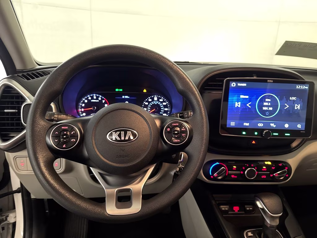 2020 Snow White Pearl Kia Soul LX FWD Hatchback
