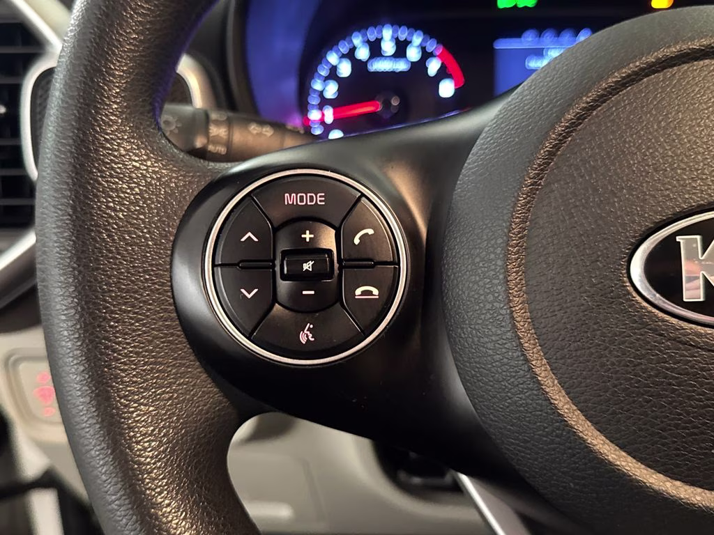 2020 Snow White Pearl Kia Soul LX FWD Hatchback