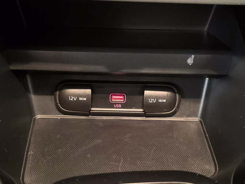 2020 Snow White Pearl Kia Soul LX FWD Hatchback