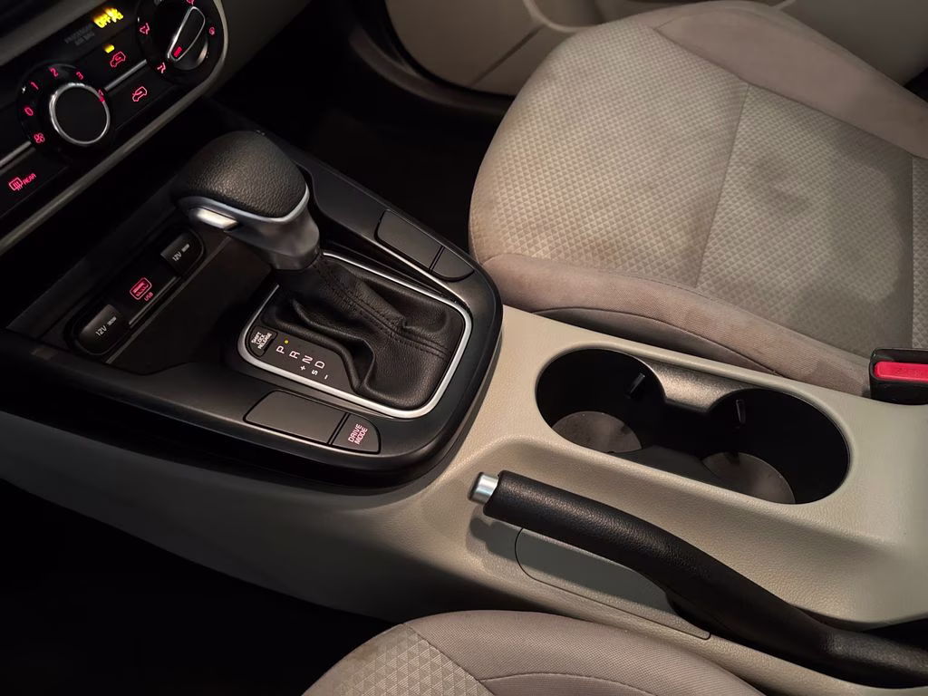 2020 Snow White Pearl Kia Soul LX FWD Hatchback