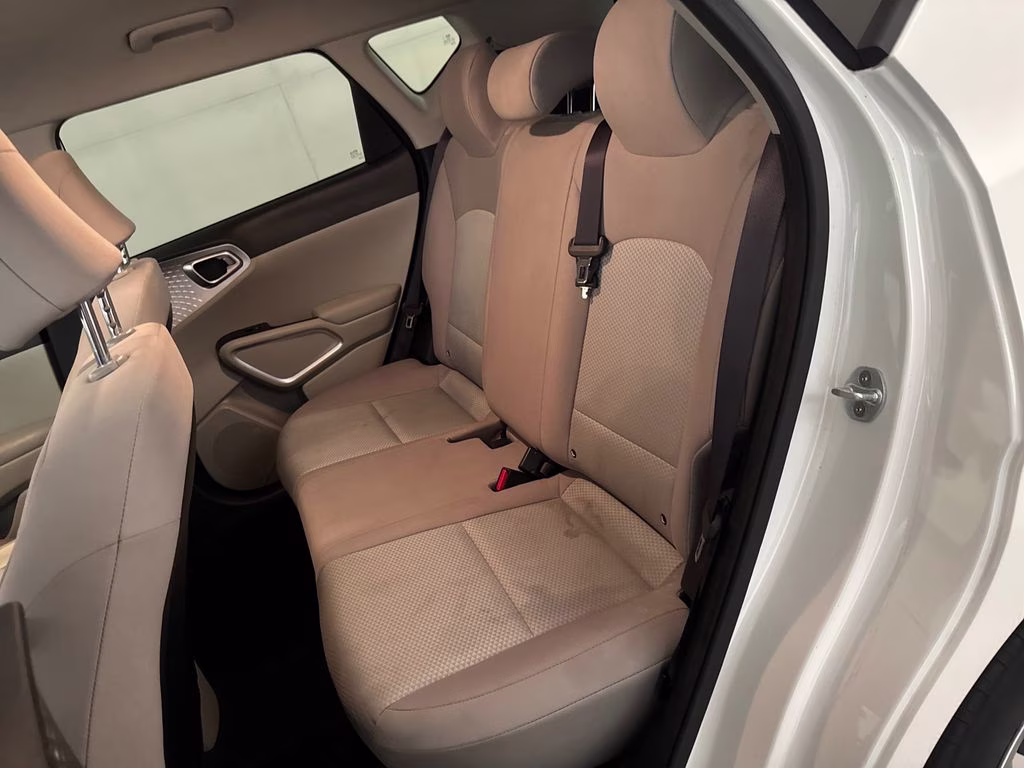 2020 Snow White Pearl Kia Soul LX FWD Hatchback