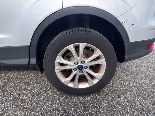 2017 Ingot Silver Ford Escape SE 4X4 SUV