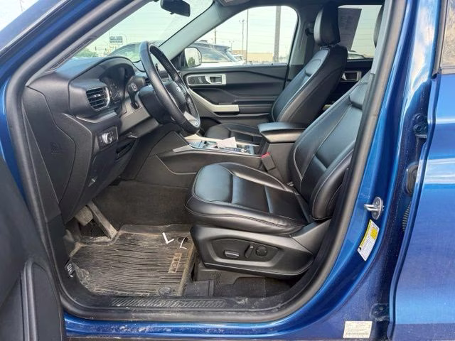 2022 Atlas Blue Metallic Ford Explorer XLT 4X4 SUV